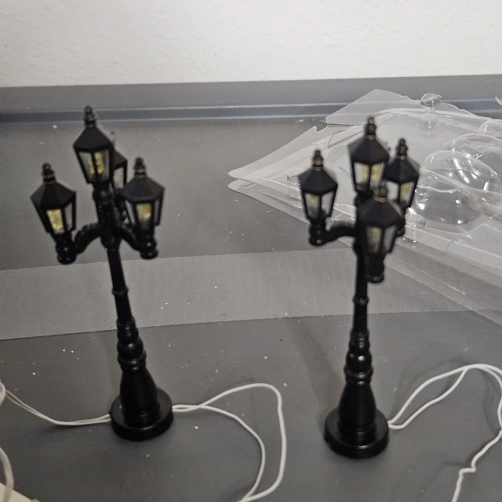Lemax Village Accessory Set of 2 Old‎ English Street Lamps Carole Towne